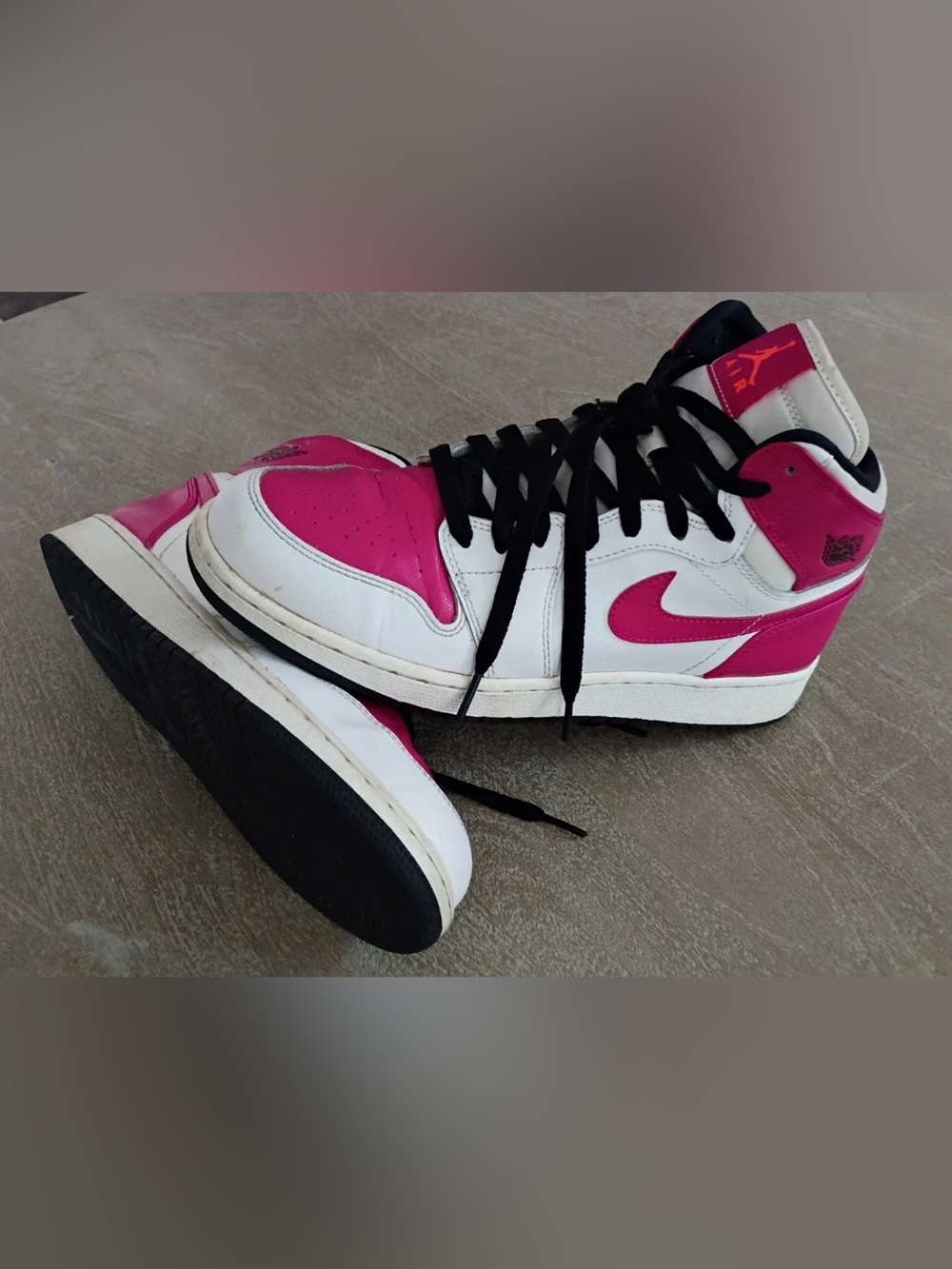 Nike Air Jordan 1 retro GS white sports fuscia